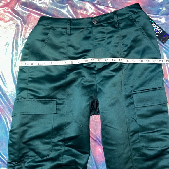 MADDEN NYC JUNIOR SATIN CARGO JOGGERS! - Picture 11 of 13